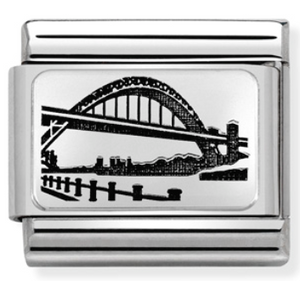 330111/05 Classic Plate S/Steel & Silver Newcastle Tyne Bridge